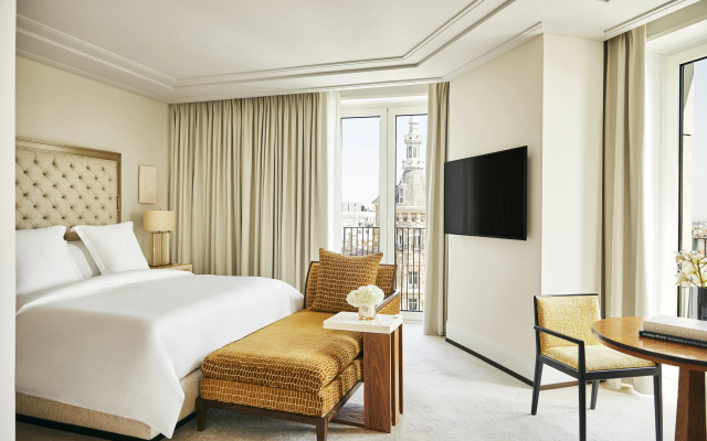 Отель Four Seasons Hotel Madrid