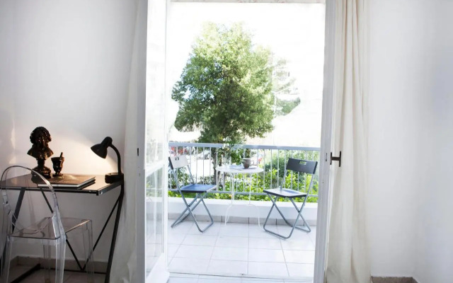 Best located executive apartment in Maroussi.