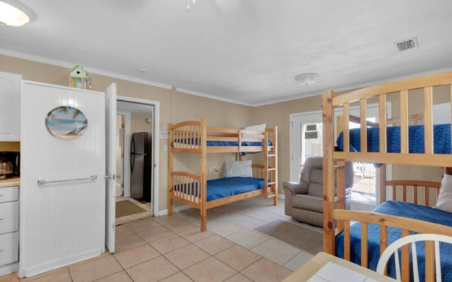 Pineapple Cabana by Bliss Beach Rentals