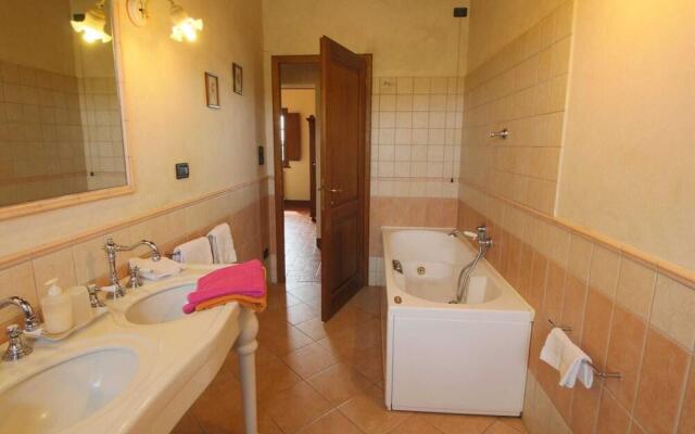 Farmhouse With Pool in Montepulciano