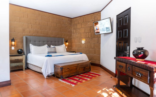 Casa de Adobe Gallery & Luxury Boutique