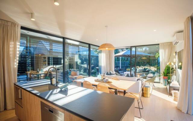 Waiata Beach House - Onetangi Beach