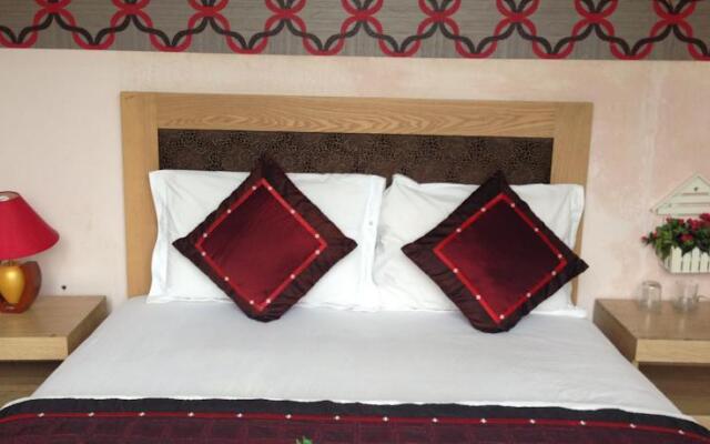 Red Hotel