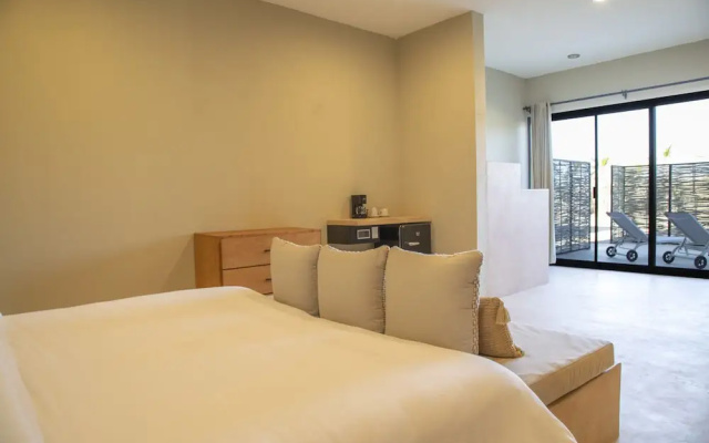 Cerritos Surf Town Beach Front Hotel
