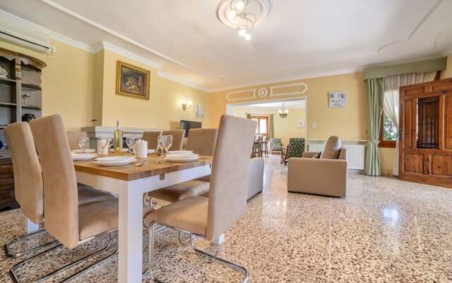 Villa - 4 Bedrooms with Pool and WiFi - 107481