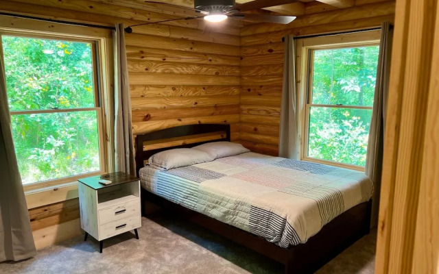 Wintergreen Chesnut Hot-tub Arcade Fireplace