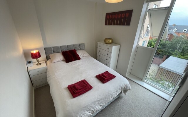 Luxury Brand New 6ppl Apartment, Cambridge Station
