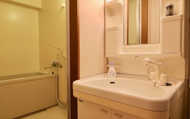 Sepia yamanote room202