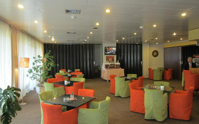 Hotel Grand
