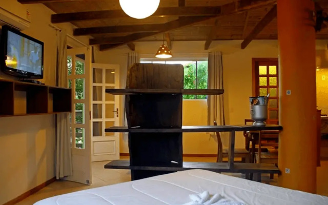 Pousada Estaleiro Village