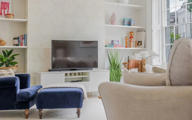 Stylish 5BD Townhouse in Leamington Spa