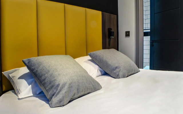 OYO Tamworth Arms Boutique Pub & Hotel