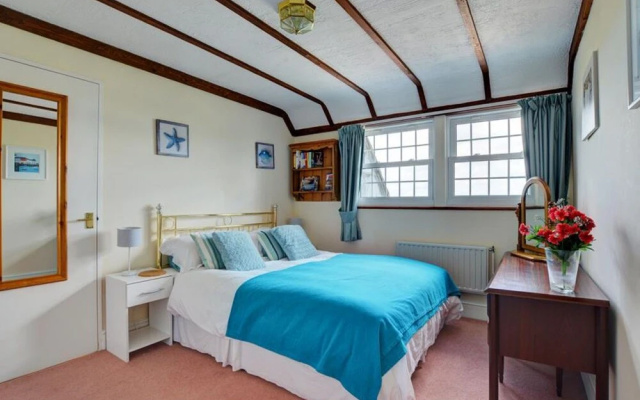 Swanky Holiday Home in Saint Merryn With Garden