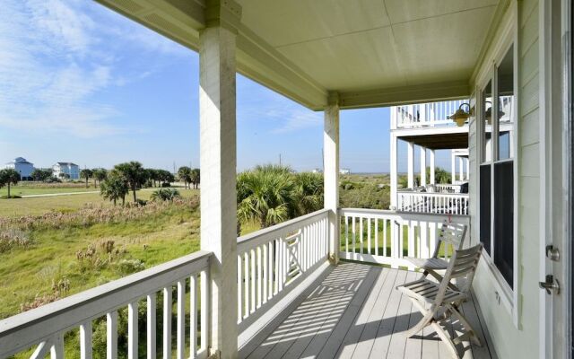 Beach Blast 3 Br home by RedAwning