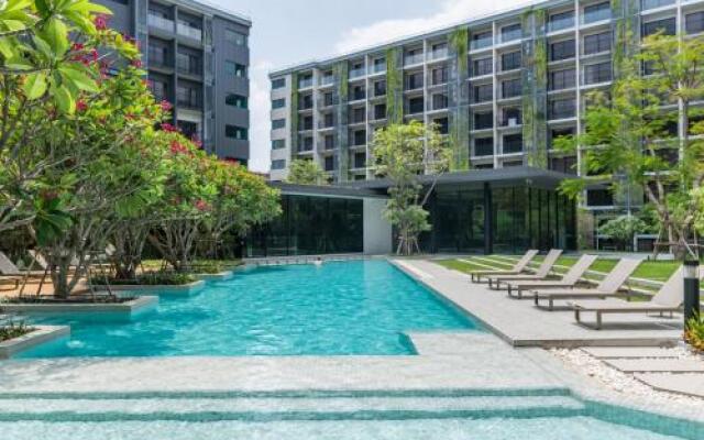 Blossom Sathorn by Plearn