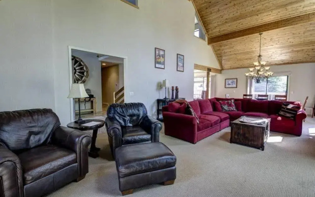 Solamere Drive Private Home by Alpine Ski Properties