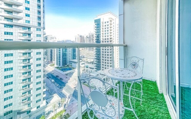 Plush Studio Having Lake View by Bnbmehomes