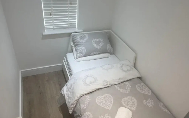 Cozy London House With 3 Bedrooms