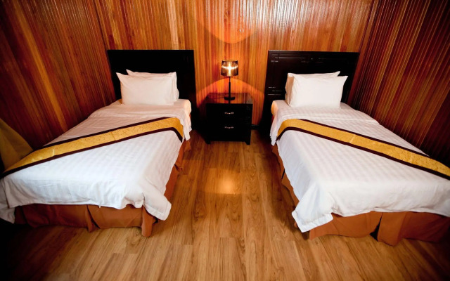Pom Pom Island Resort