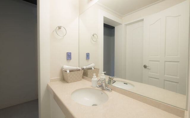 Canvas Hostel