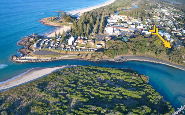 Nineteen On Gregory G02