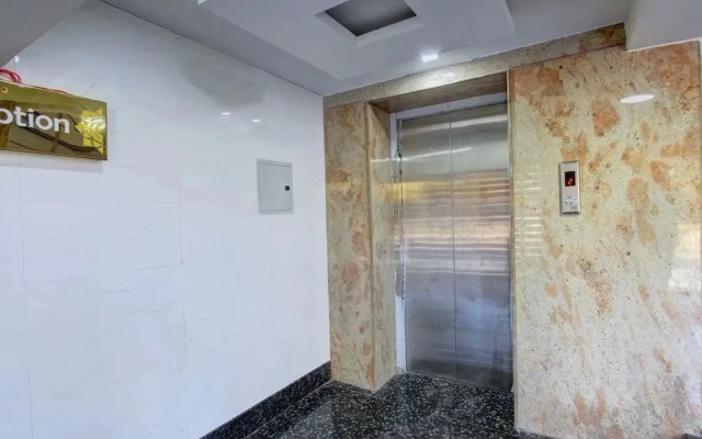 Sri Manis Residency by OYO Rooms