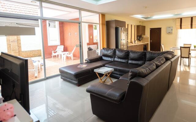 T.W. Marina Pool Villa Pattaya