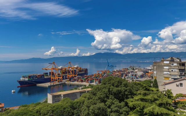 Seaview City Apartment Frida