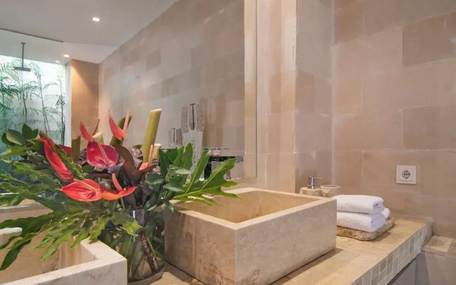 Villa Mia by Villa Finder