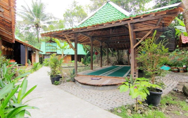 Villa Kampung Ayem
