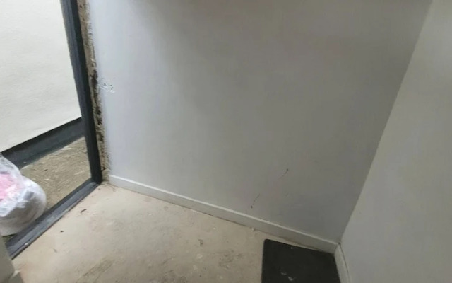 Monthly Stay 3 bed Bike Store Contractors