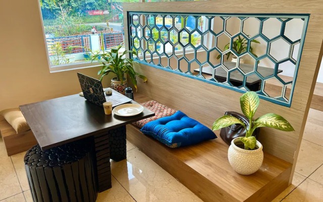 Hostel By The Lake Hill In Bhujiyaghat