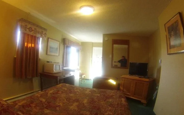 Outpost Motel & Kitchenette Suites
