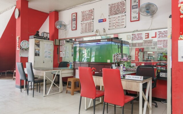 RedDoorz near Jalan MP Mangkunegara Palembang