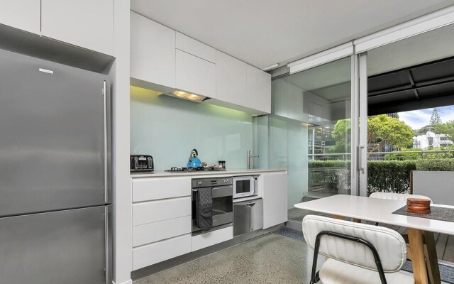 QV City Fringe with Carpark - 890