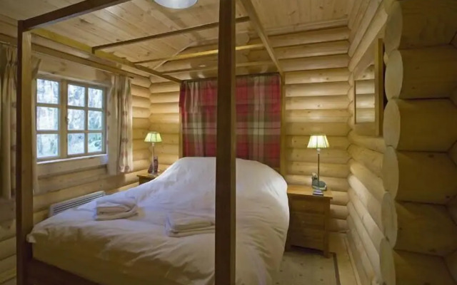 BCC Loch Ness Log Cabins