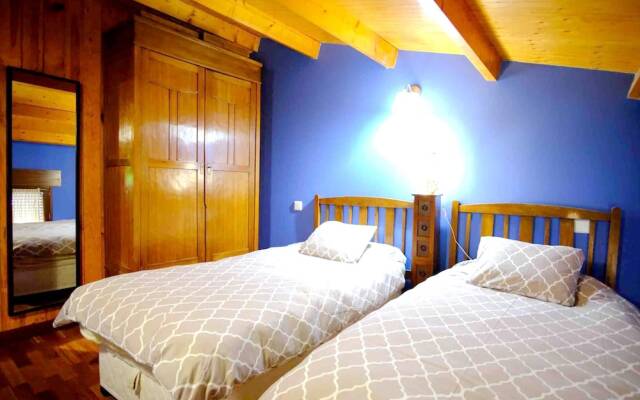 House with 2 Bedrooms in Ávila, with Wifi