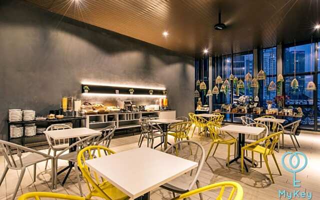 Expressionz Professional Suites by MyKey