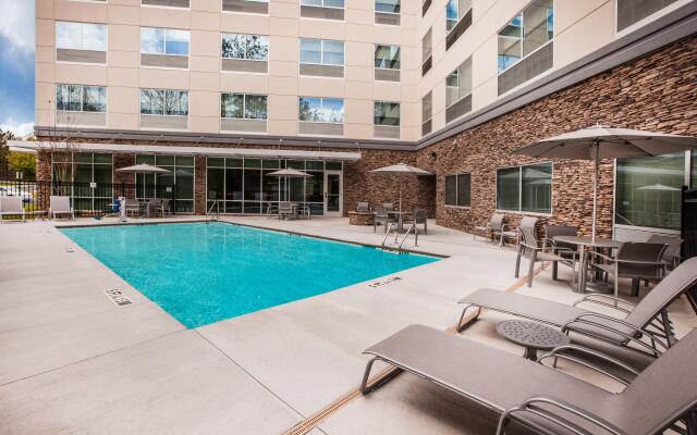 Holiday Inn Express & Suites Atlanta N - Woodstock, an IHG Hotel