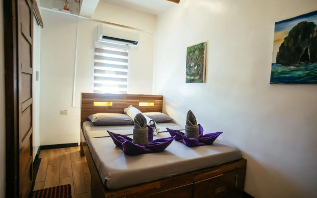 Outpost Beach Hostel - Adults Only