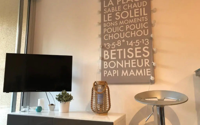 Studio Cabine avec Terrasse proche Plage C208