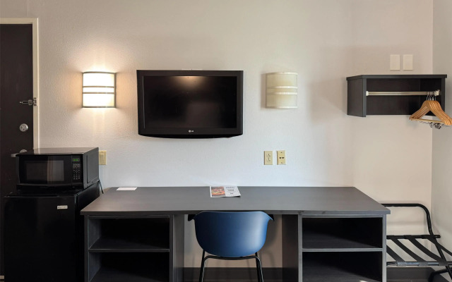 Motel 6 Joliet, IL - Chicago - I-55