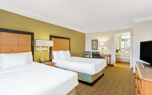 La Quinta Inn by Wyndham Orlando Airport West