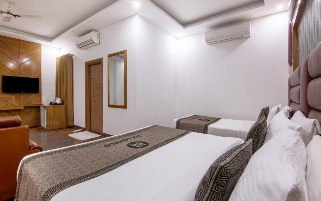 OYO 9011 Hotel Lohmod