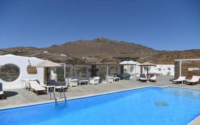 Glafki Studios & Suites