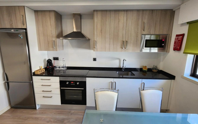 Ria Center Apartment - Left