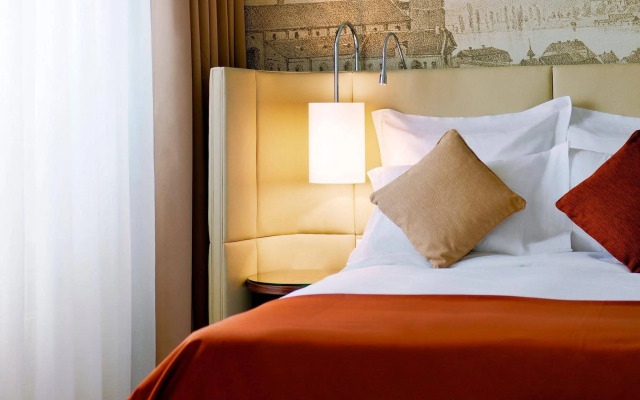 Renaissance Lucerne Hotel