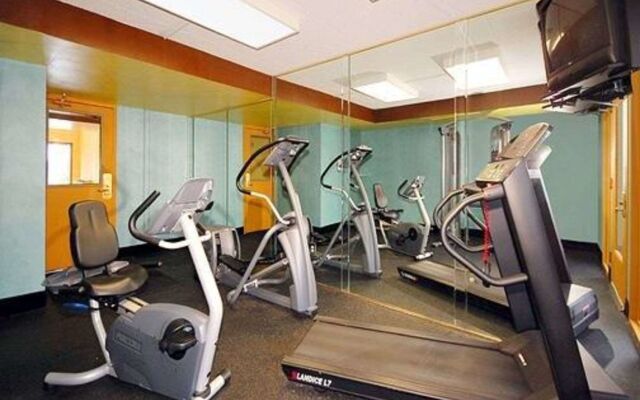 Red Roof Inn PLUS+ & Suites Knoxville West-Cedar Bluff