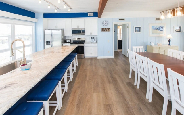 Ocean Commotion - 7 Br Home