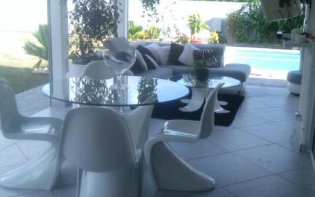 Villa Almeida à 500m de la plage